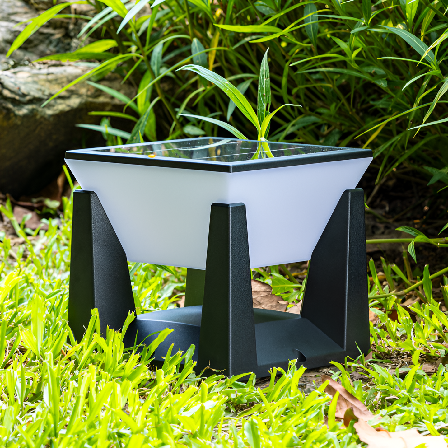 Sleek Solar Garden Square Light for Pathways - Image 5